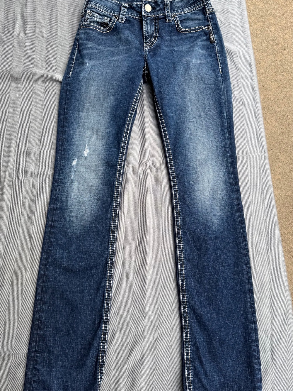 Silver Jeans Women’s Medium Wash Blue Straight-Leg Jeans